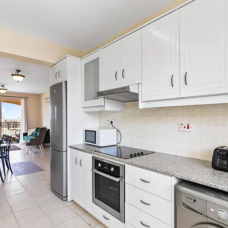 Royal Seacrest Amazing Location 2 Bed Apartment By Vichy Holidays Paphos Exterior photo