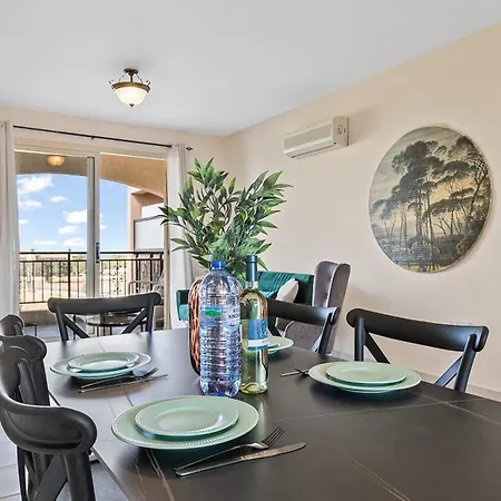 Royal Seacrest Amazing Location 2 Bed Apartment By Vichy Holidays Paphos Exterior photo