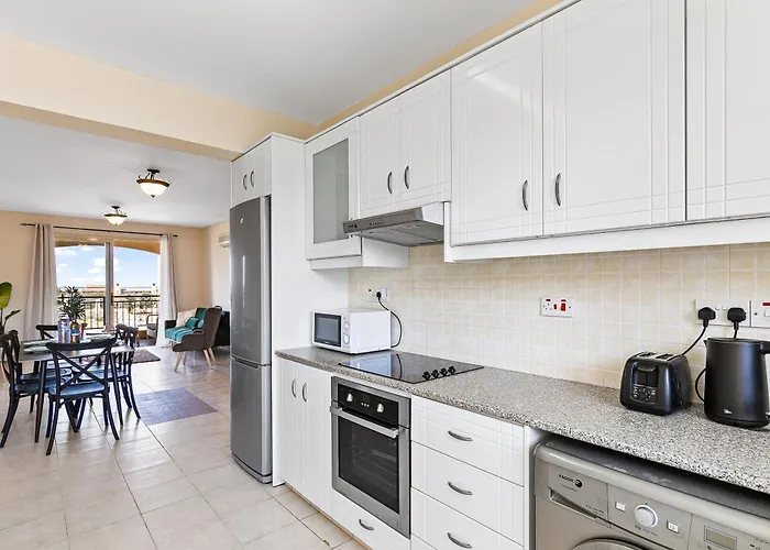 Royal Seacrest Amazing Location 2 Bed Apartment By Vichy Holidays