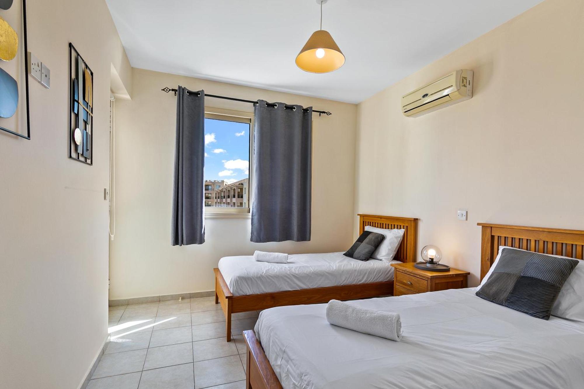 Royal Seacrest Amazing Location 2 Bed By Vichy Holidays Apartment *